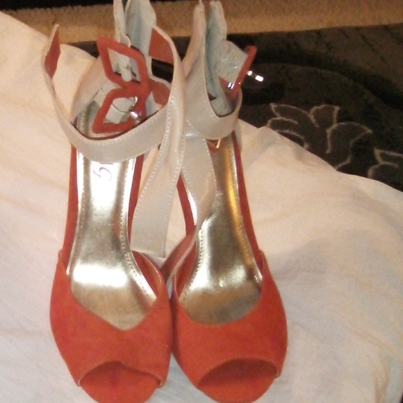 Rouge Helium Shoes - Ladies Rouge Wedge Heels